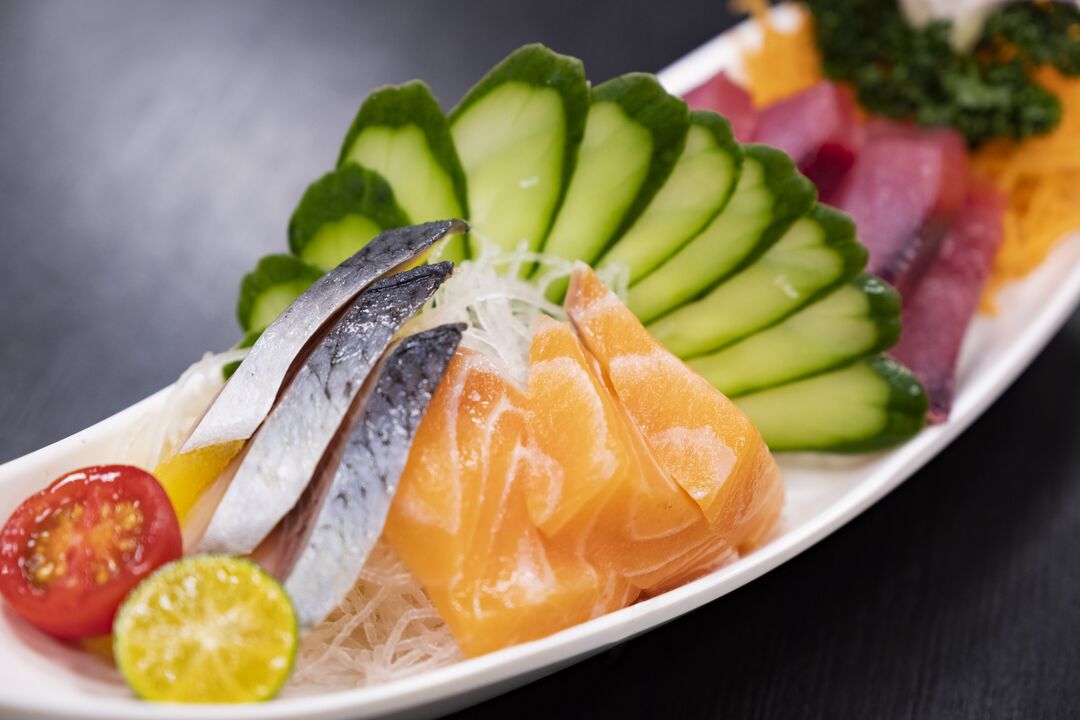 Riba i povrće zdravi su dijelovi keto dijete s niskim udjelom ugljikohidrata